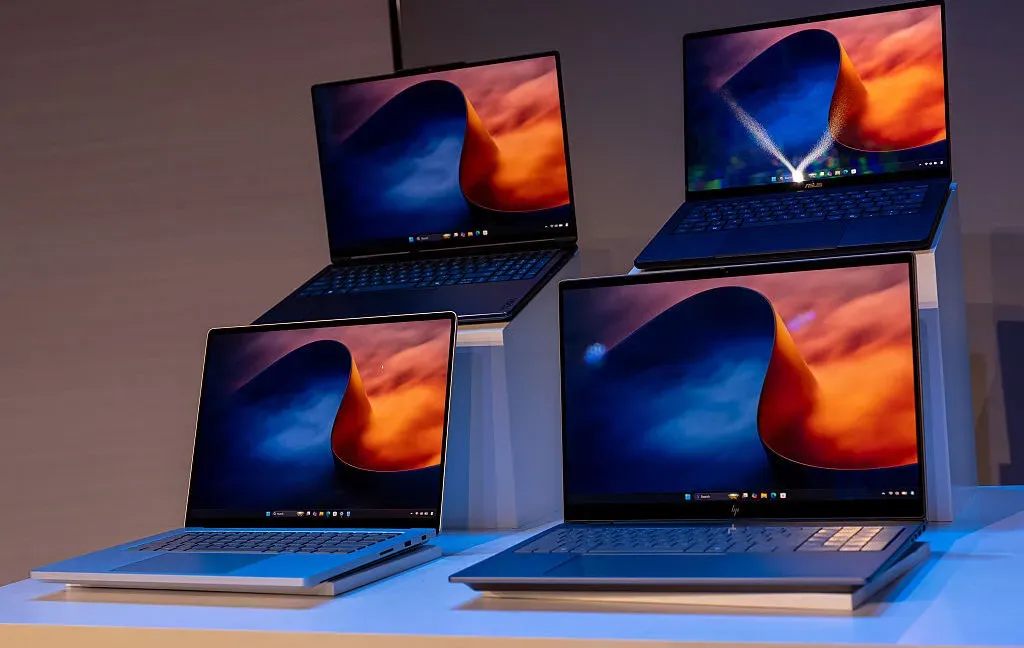 PC shipments fall 20.1 percent in “sharpest decline” since Q1 2023