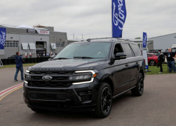 Ford recalls 39,000 US SUVs after engine fire reports