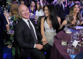 Jeff Bezos says he's been 'working hard on my ass'
