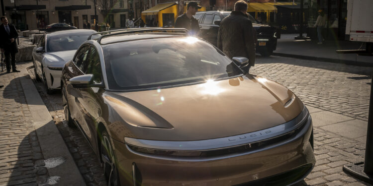 Lucid Motors recalling 1,100 Air cars over display issue