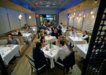 The power lunch is back on! New Yorkers are taking true lunch hours once again as more and more return to their offices. Nerai in Midtown was packed on Thursday.