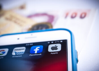 Apple, Google face UK probe over browser dominance