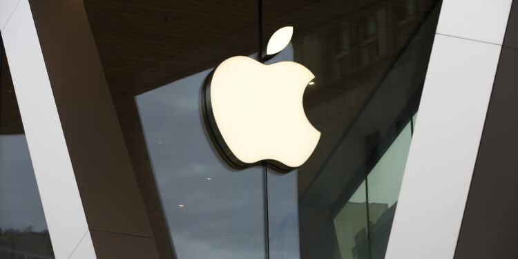 Apple workers at Maryland store vote 2-1 to unionize