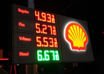 Gas prices continue to rise across the country as the average price per gallon has reached $4.67.