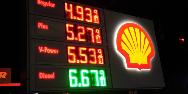 Gas prices continue to rise across the country as the average price per gallon has reached $4.67.