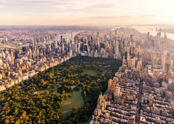 Wealthy New Yorkers who fled in 2020 took $21B in income: IRS