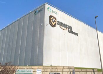 Amazon's EWR9 facility