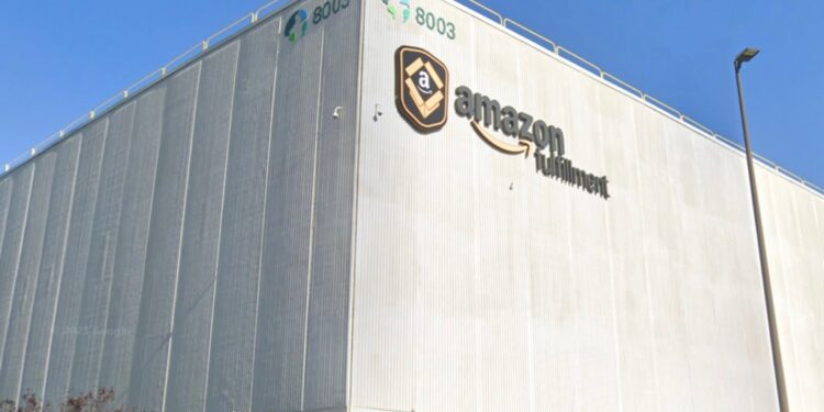 Amazon's EWR9 facility