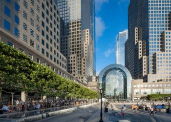 Brookfield Place features a 360,000-square-foot shopping and dining mall, centered around the glass-wrapped, palm trees-filled Winter Garden.