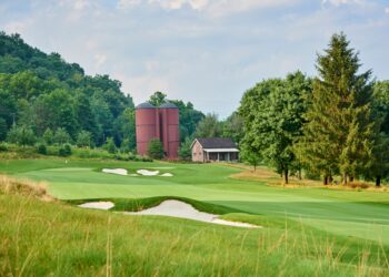 Exterior of Silo Ridge's golf course.