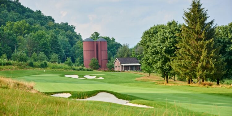 Exterior of Silo Ridge's golf course.