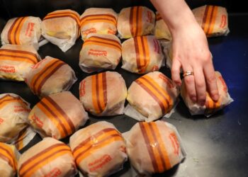 Russian customers of Vkusno & Tochka posted photos online showing menus that didn't offer fries or potato wedges.