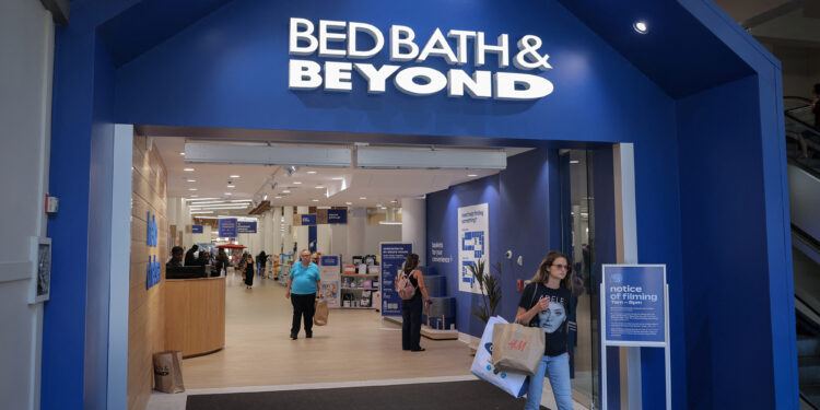 Bed Bath & Beyond shares soar again, causing trading halt