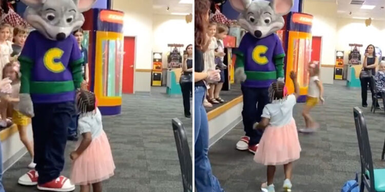 Chuck E. Cheese character now accused of ignoring black child: 'Infuriating'
