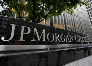 Ex-JPMorgan metals traders convicted of fraud, cleared of racketeering