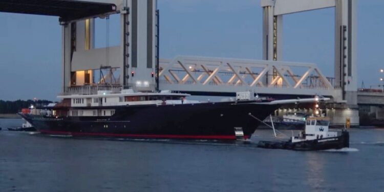 Bezos' yacht was relocated in the dead of night -- most likely in order to avoid drawing attention, according to locals.