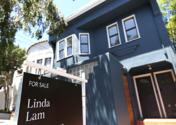 New home sales plummet to 6½-year low in July