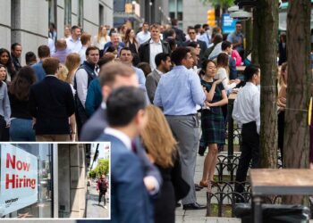 US companies added 528,000 jobs in stronger than expected report