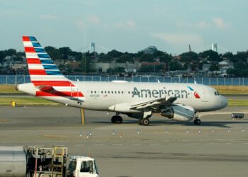 American Airlines plane