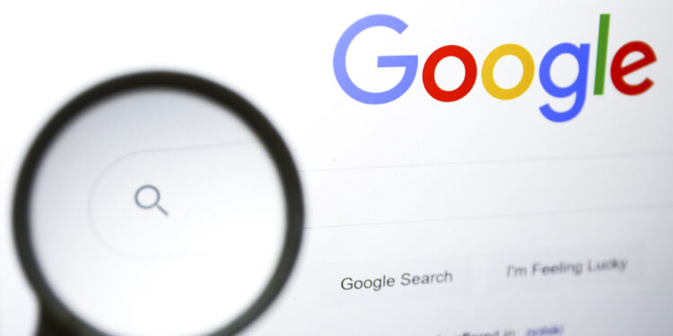 Google tests feature to let users to scrub personal info from searches