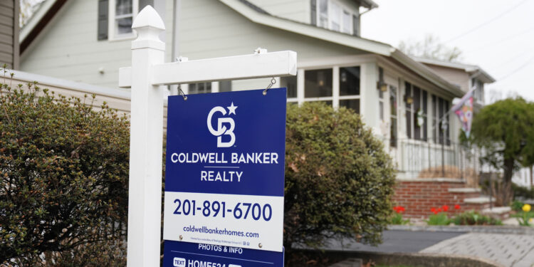 Mortgage rates jump to 6.29% -- highest in 15 years