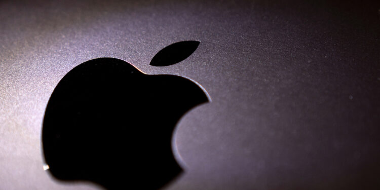 Apple's iMessage down for thousands of users