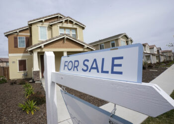 Mortgage rates top 7% for the first time in 20 years