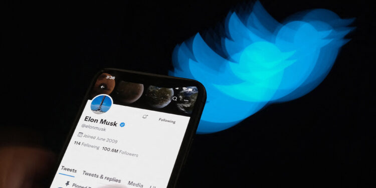 Twitter locks staff stock accounts ahead of potential deal