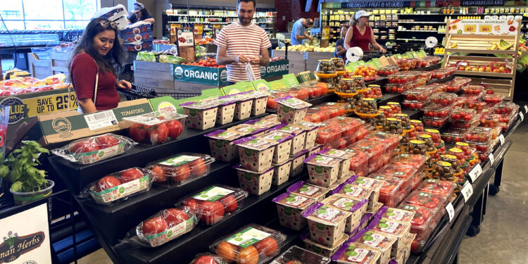 US GDP grew 2.6% in third quarter after decline