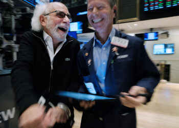 Dow jumps on October jobs report