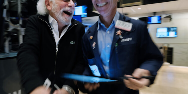 Dow jumps on October jobs report