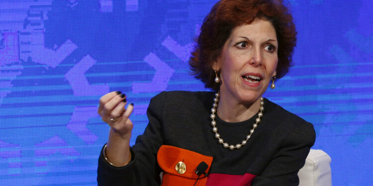 Fed's Loretta Mester supports smaller rate hike in December