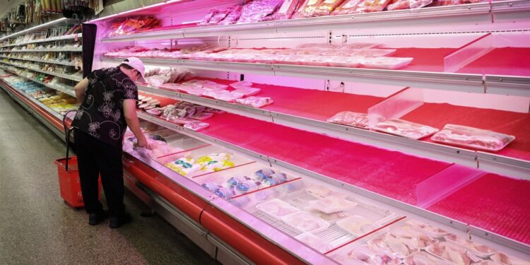 Meat producers are warning about a "recession" due to droughts shrinking cattle herd sizes.