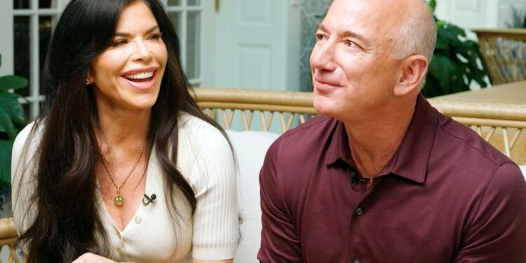 Jeff Bezos and his partner, Lauren Sánchez.