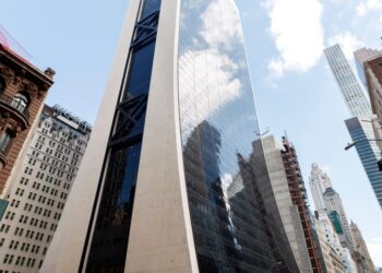 A picture of Solow Building at 9 West 57th Street.