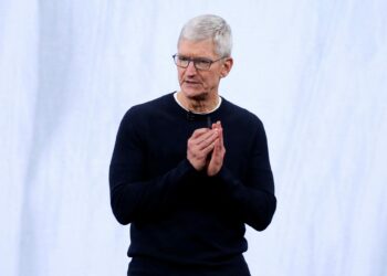 Apple scales back self-driving car, delays launch to 2026
