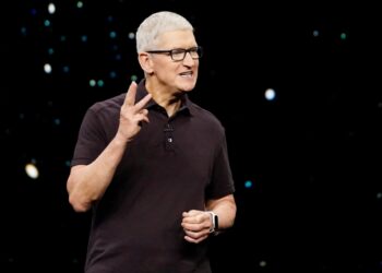 Apple CEO Tim Cook speaks at an Apple event on the campus of Apple's headquarters in Cupertino, Calif., Wednesday, Sept. 7, 2022.