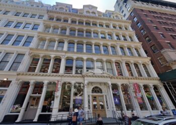 Italian fashion retailer LuisaViaRoma snags first US location in Noho