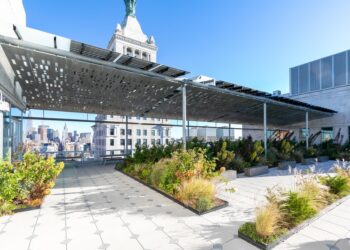 Employees at Zero Irving can enjoy the building's many amenities, including a large, landscaped roof deck.