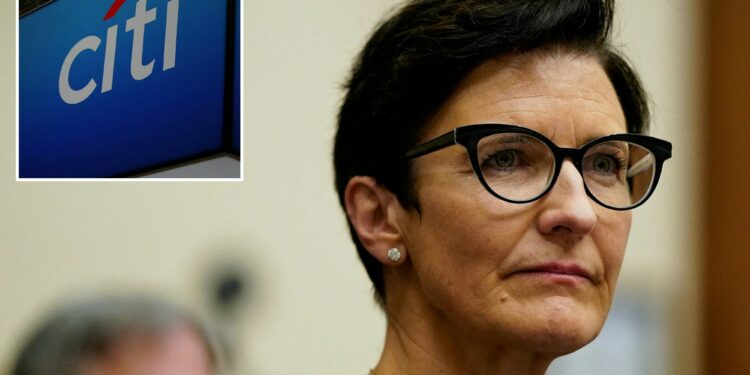 Citigroup hikes pay for junior bankers: report