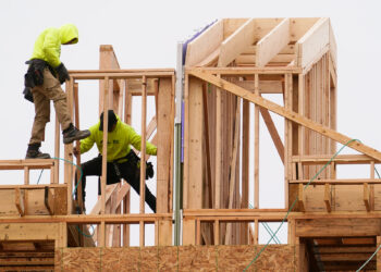 Mortgage rates rise for first time in seven weeks