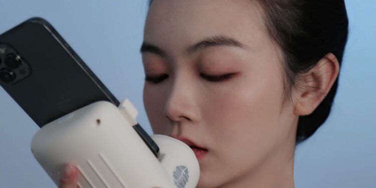 A new contraption developed by a Chinese tech inventor is eliciting sharp reaction on social media.