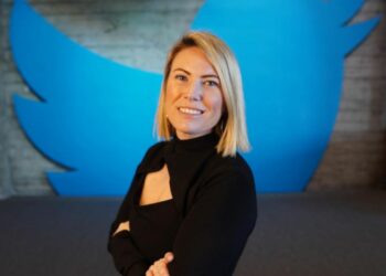 Esther Crawford was in charge of overseeing the Twitter Blue subscription service.