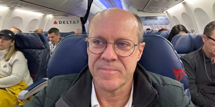 Steve Kirsch — a Silicon Valley businessman whose net worth was reported at $230 million in 2007 — took to Twitter to say he made the anonymous passenger the offer last Friday.