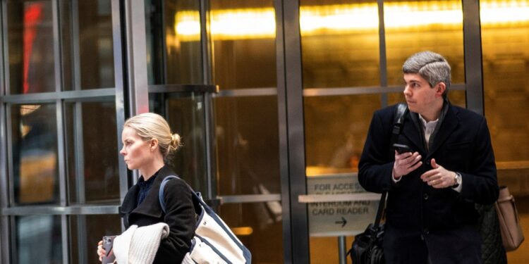 Sarah Gore Managing Director at Morgan Stanley exits the Signature Bank