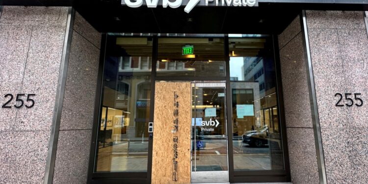 A notice hangs on the door of Silicon Valley Bank branch.