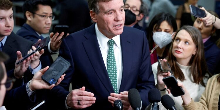 Sen. Mark Warner plans to introduce bipartisan legislation that will ban TikTok.