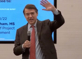 Signature Bank chairman Scott Shay led a company-wide lecture in October on pronouns.