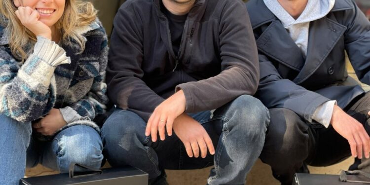 the Ole founders: Gal Aharon, Alon Hendelman and Omar Hendelman.