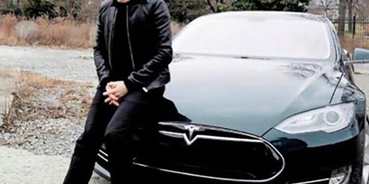 Jack White, the "White Stripes" rocker, is auctioning off his 2013 Tesla Model S.